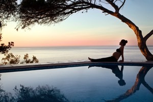 Pregnant woman by pool resized