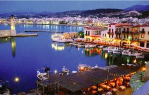 Crete Rethymnon-harbour-at-night